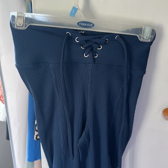 Like New - Year of Ours ribbed navy leggings - Picture 4 of 7